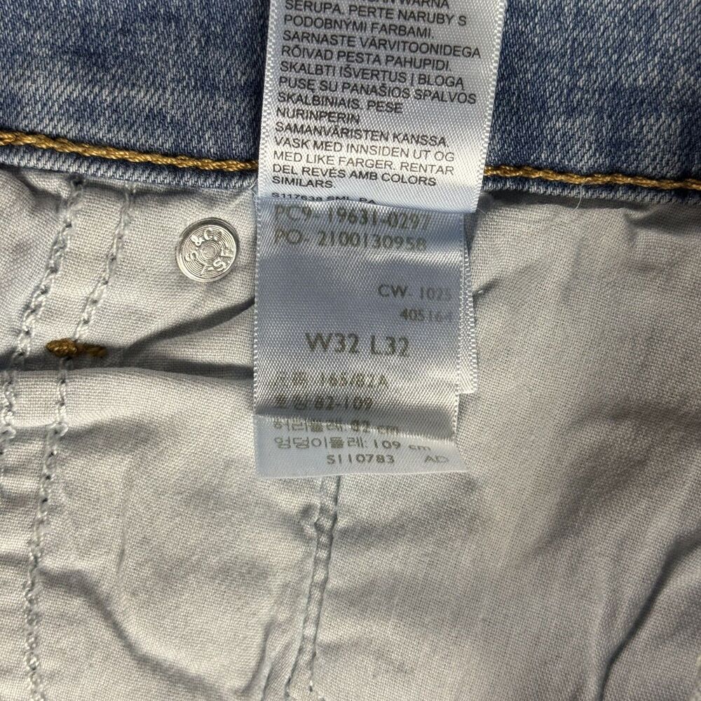 Levi's Women's 314 Shaping Straight Mid-Rise Stretch Denim Jean 32x32 Light Wash - Picture 6 of 16